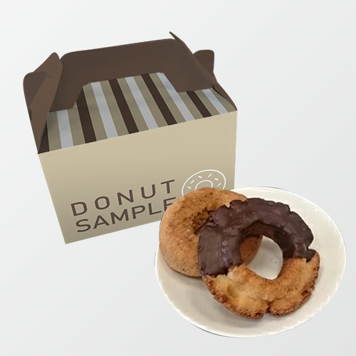ドーナッツ箱(240×90×90mm・キャリー箱・アイボリー 320g・OPマットニス・12営業日)