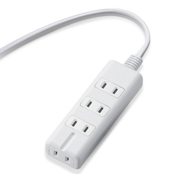 電源タップ　磁石　４個口（内３ピン１）　５ｍ　白