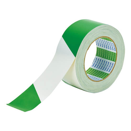 【廃番商品】標識テープ50mm×25m　緑/白　【ニトムズ 安全表示テープ緑白５０】